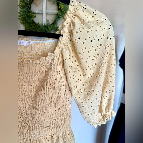 LUSH Smocked Crop Top with Puffed Sleeves size M - Picture 3 of 4